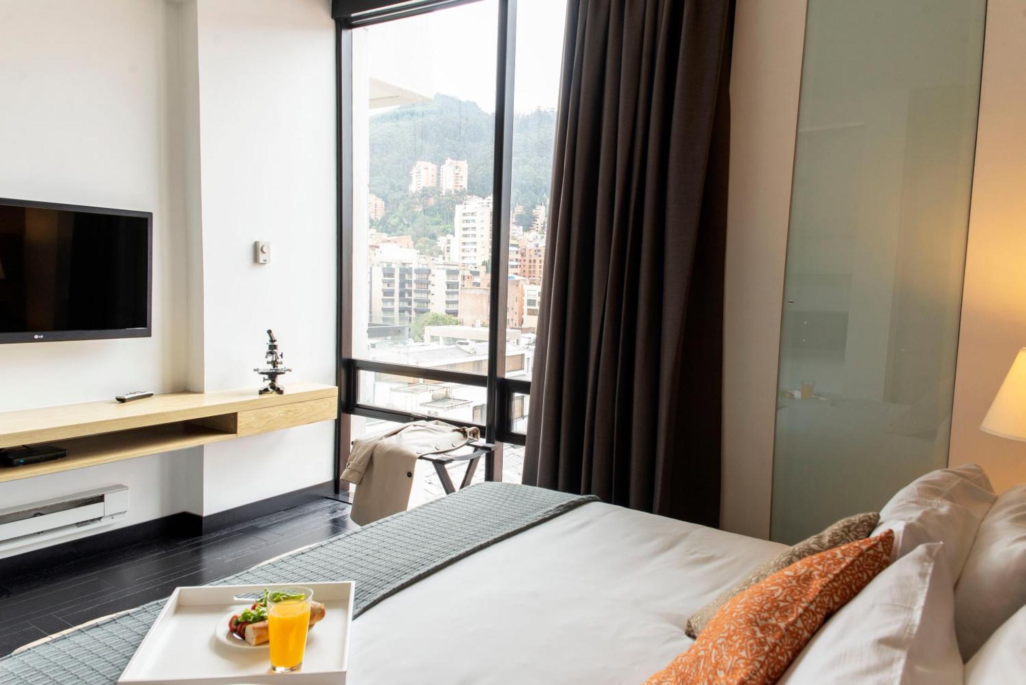 8010 Urban Living Aparthotel Bogota Bagian luar foto