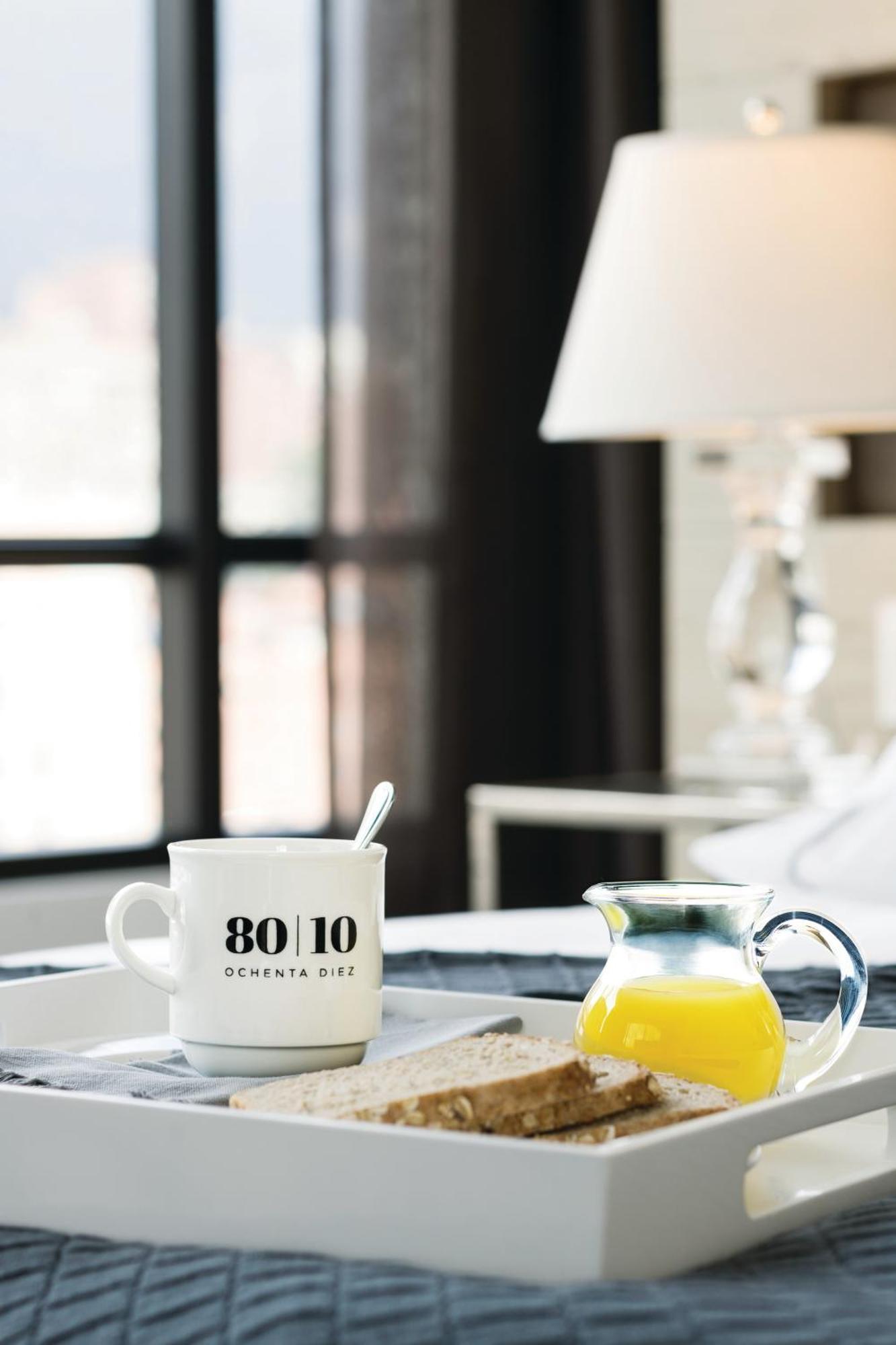 8010 Urban Living Aparthotel Bogota Bagian luar foto