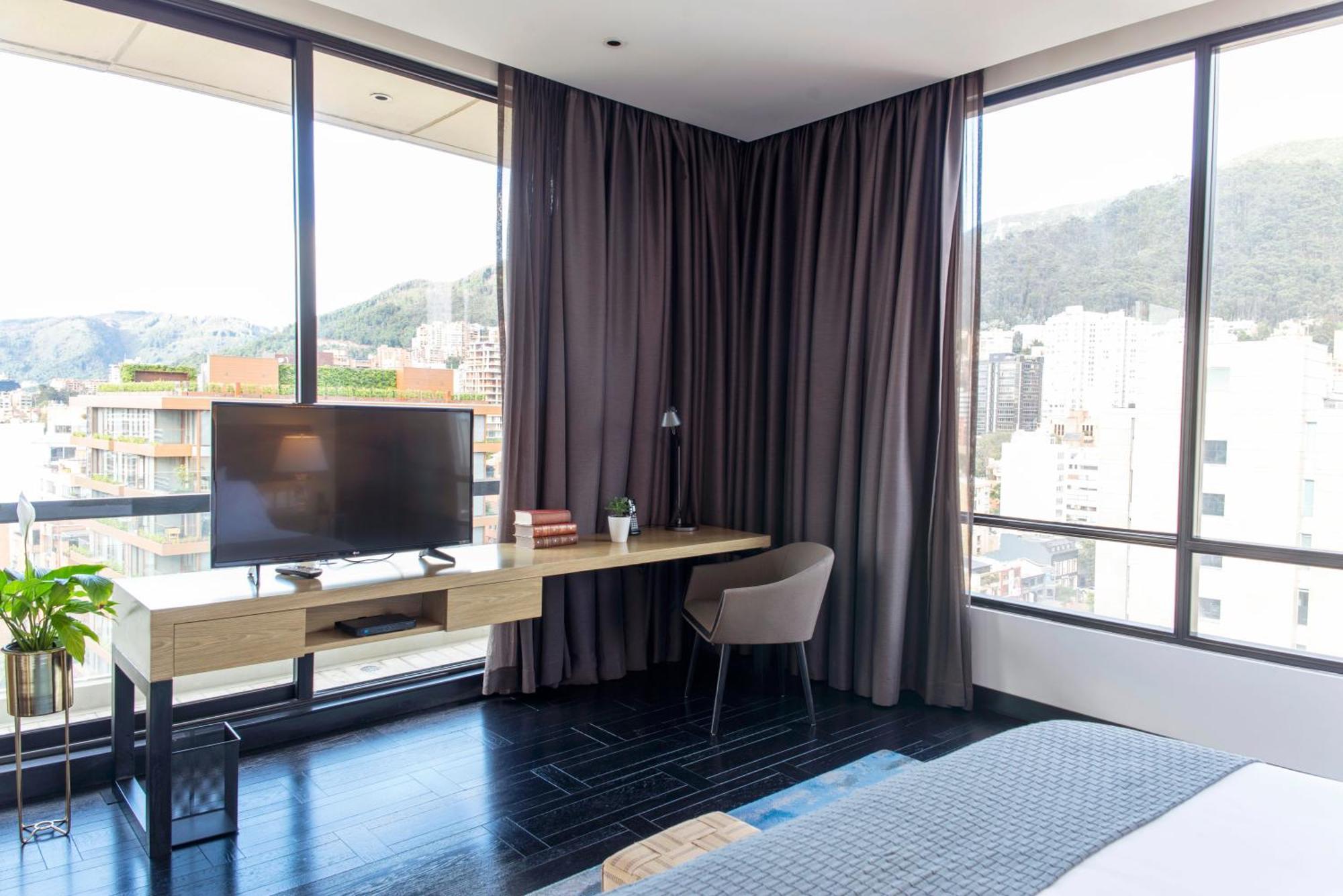 8010 Urban Living Aparthotel Bogota Bagian luar foto