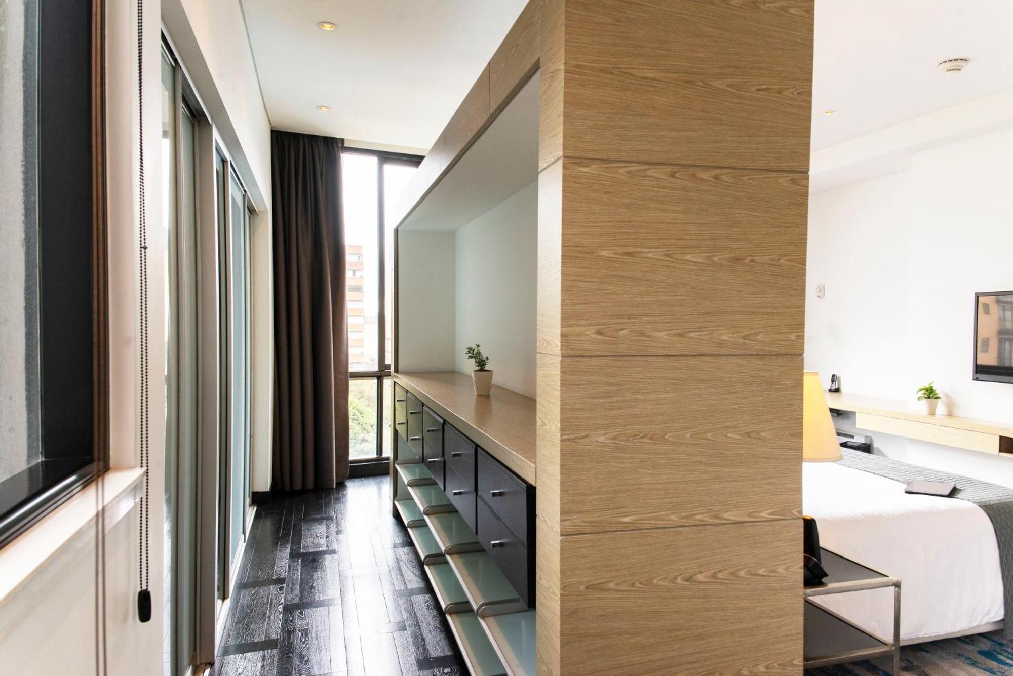 8010 Urban Living Aparthotel Bogota Bagian luar foto