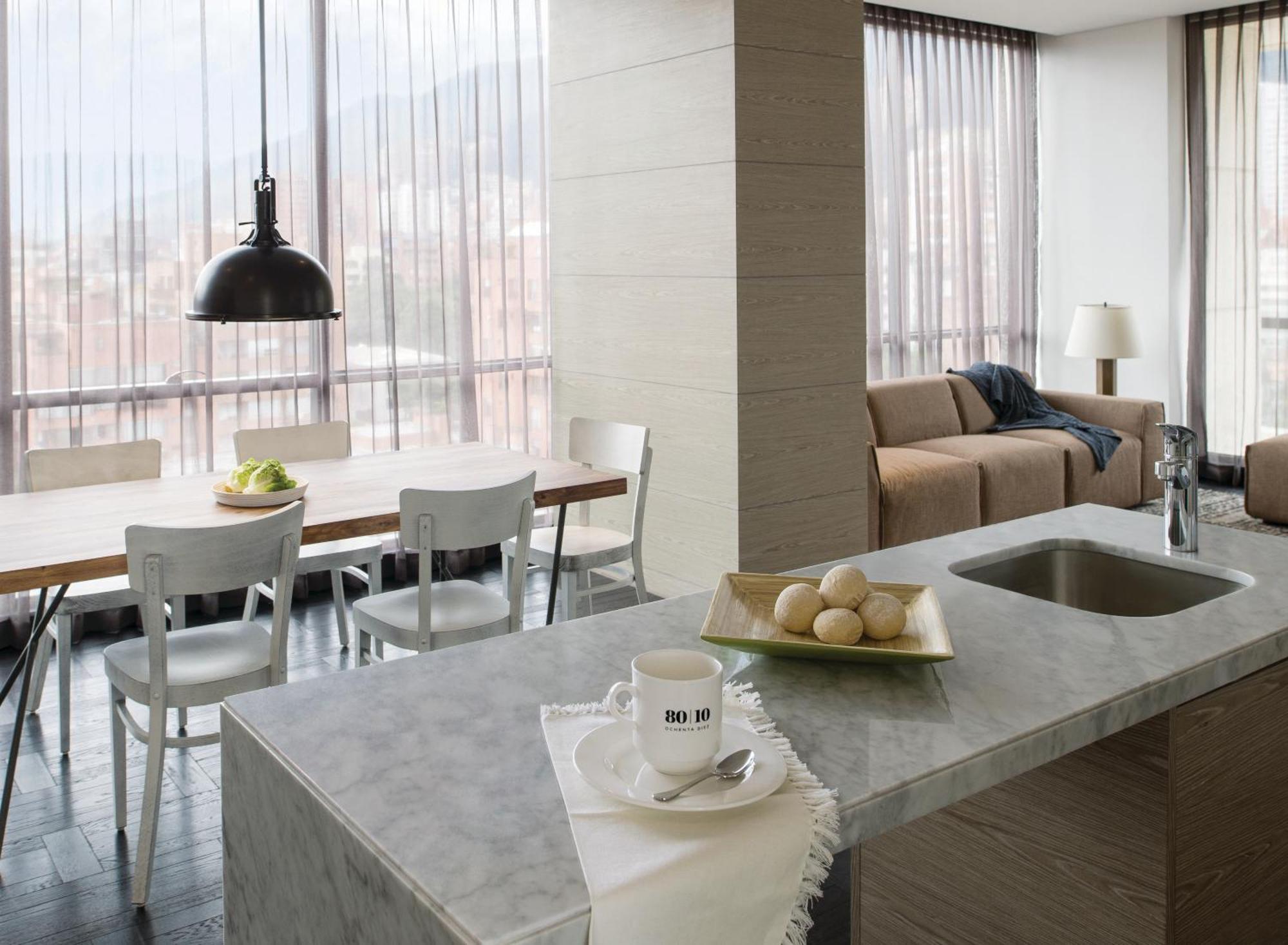 8010 Urban Living Aparthotel Bogota Bagian luar foto