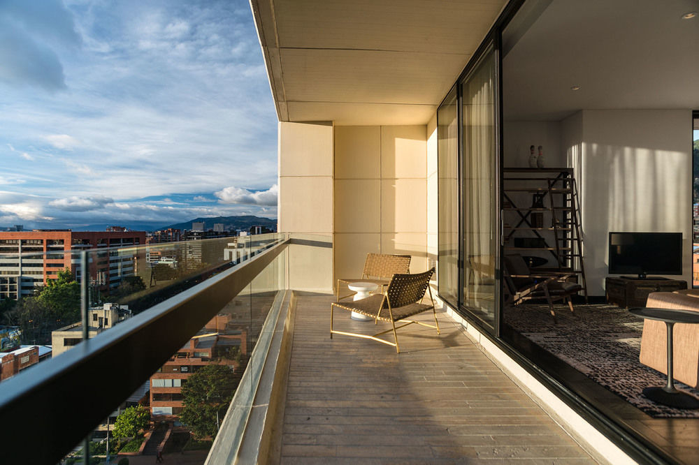 8010 Urban Living Aparthotel Bogota Bagian luar foto